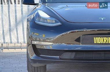 Седан Tesla Model 3 2018 в Києві