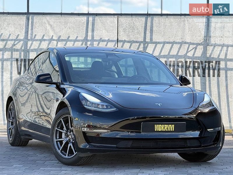 Седан Tesla Model 3 2018 в Києві
