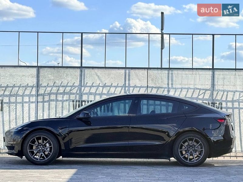 Седан Tesla Model 3 2018 в Києві