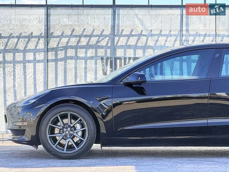 Седан Tesla Model 3 2018 в Києві