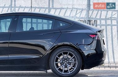 Седан Tesla Model 3 2018 в Києві