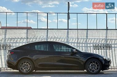Седан Tesla Model 3 2018 в Києві