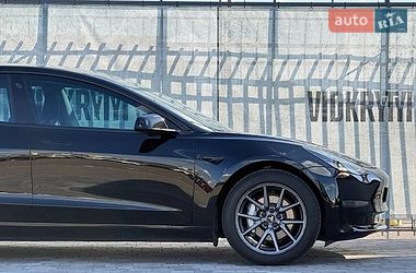 Седан Tesla Model 3 2018 в Києві
