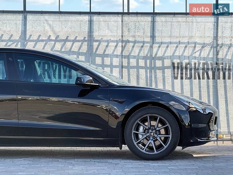 Седан Tesla Model 3 2018 в Києві