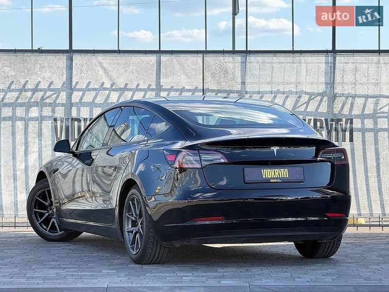 Седан Tesla Model 3 2018 в Києві
