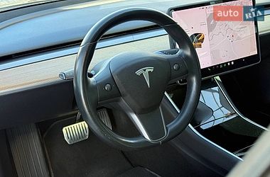 Седан Tesla Model 3 2018 в Києві
