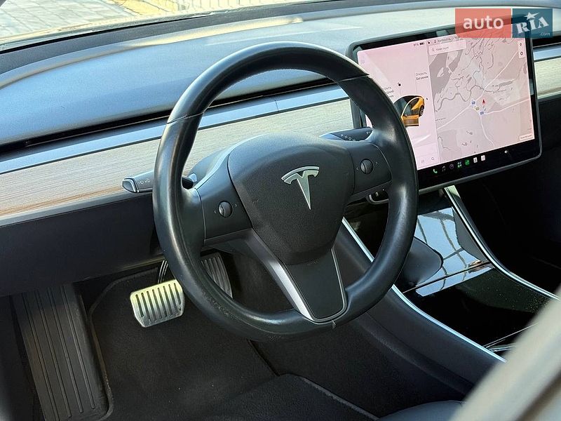 Седан Tesla Model 3 2018 в Києві