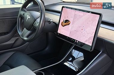 Седан Tesla Model 3 2018 в Києві