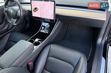 Седан Tesla Model 3 2018 в Києві
