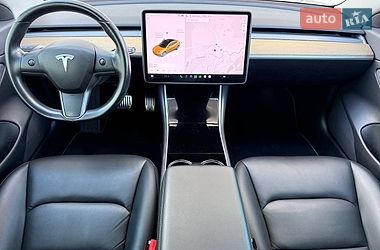 Седан Tesla Model 3 2018 в Києві