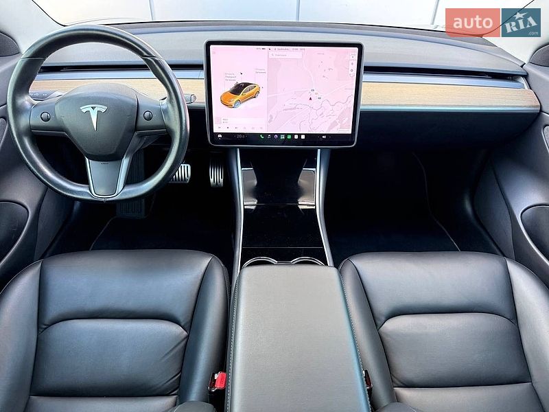Седан Tesla Model 3 2018 в Києві