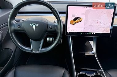 Седан Tesla Model 3 2018 в Києві