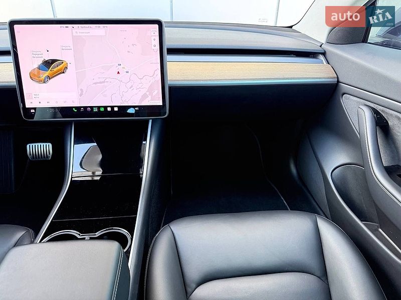 Седан Tesla Model 3 2018 в Києві