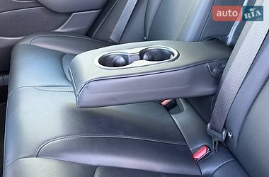 Седан Tesla Model 3 2018 в Києві
