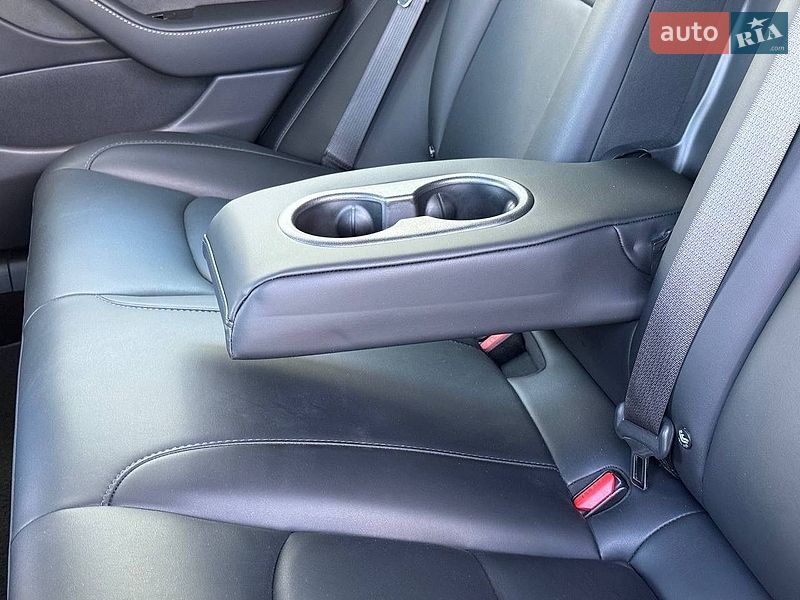 Седан Tesla Model 3 2018 в Києві