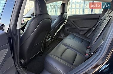 Седан Tesla Model 3 2018 в Києві