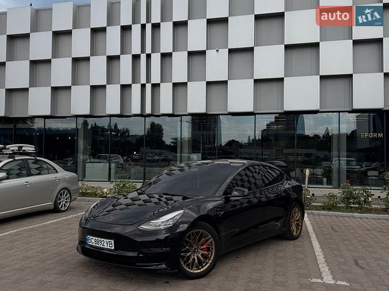 Tesla Model 3 2019 Tesla Model 3 2019
