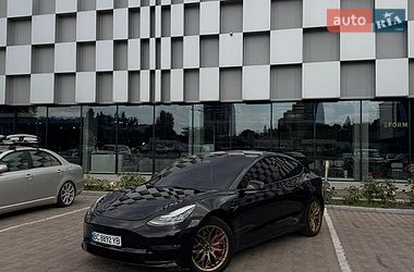 Tesla Model 3  2019