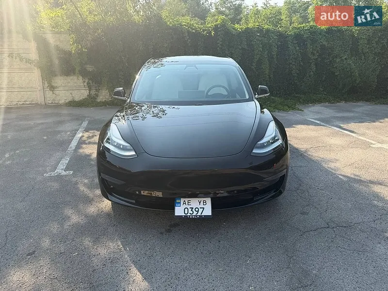 Tesla Model 3 2020