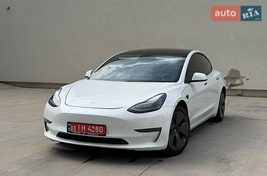 Tesla Model 3  2021