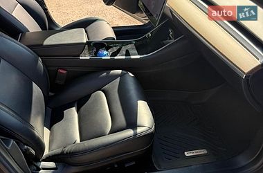 Седан Tesla Model 3 2019 в Харкові