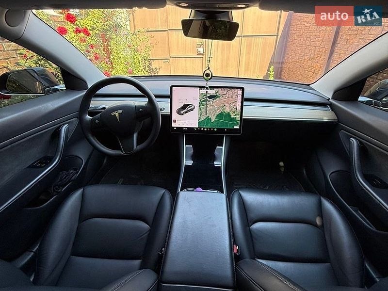 Седан Tesla Model 3 2019 в Харкові