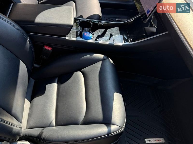 Седан Tesla Model 3 2019 в Харкові
