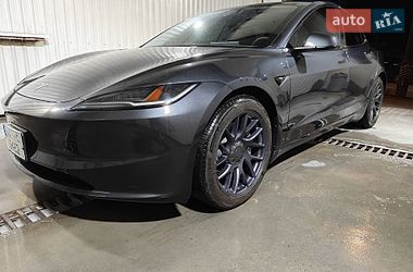 Tesla Model 3  2024