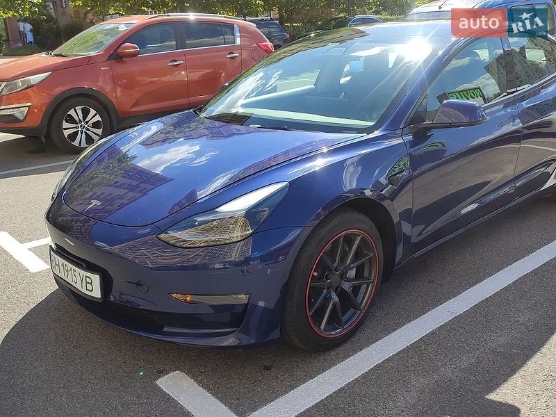 Седан Tesla Model 3 2021 в Києві