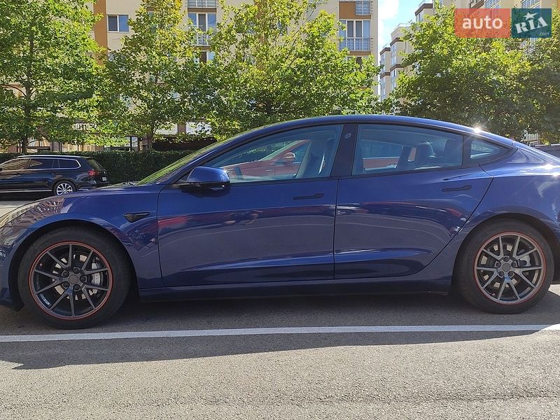 Седан Tesla Model 3 2021 в Києві