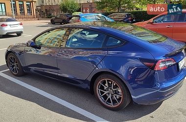 Седан Tesla Model 3 2021 в Києві