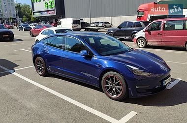 Седан Tesla Model 3 2021 в Києві