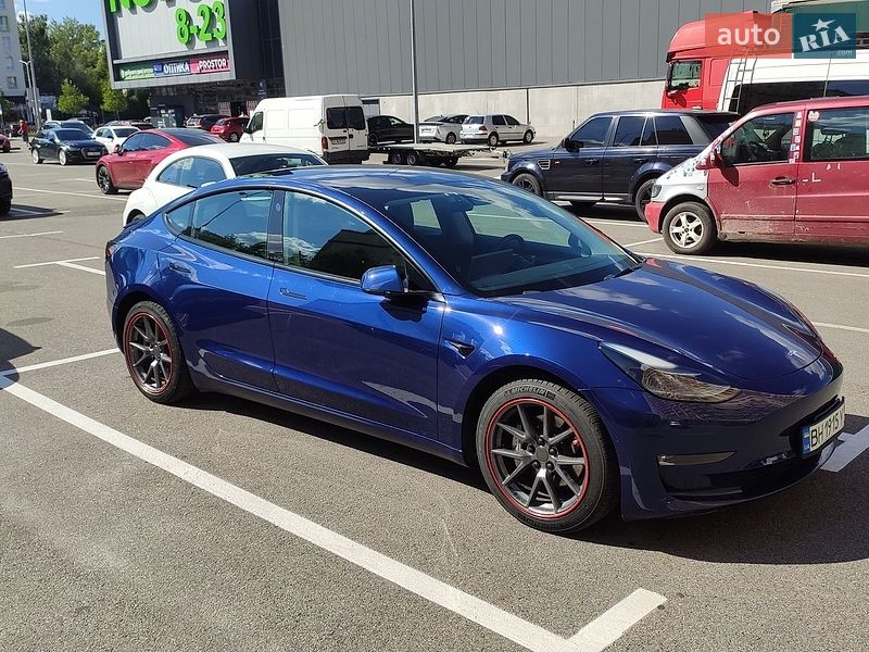 Седан Tesla Model 3 2021 в Києві