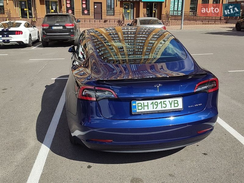 Седан Tesla Model 3 2021 в Києві
