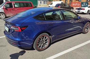 Седан Tesla Model 3 2021 в Києві