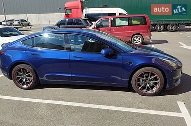 Седан Tesla Model 3 2021 в Києві