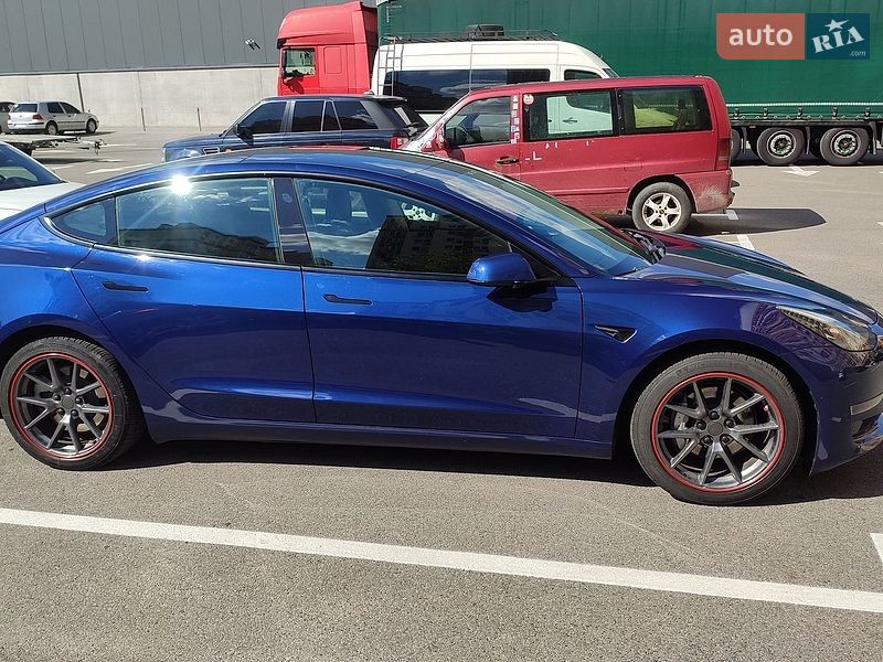 Седан Tesla Model 3 2021 в Києві