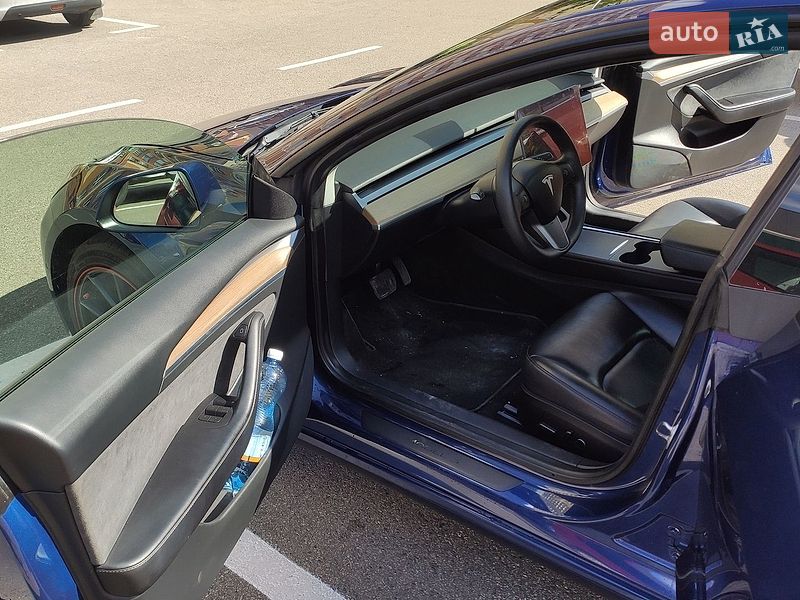 Седан Tesla Model 3 2021 в Києві