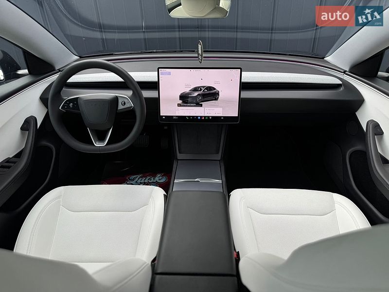Седан Tesla Model 3 2024 в Луцке