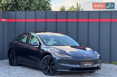 Седан Tesla Model 3 2024 в Луцке