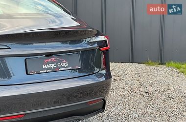Седан Tesla Model 3 2024 в Луцке