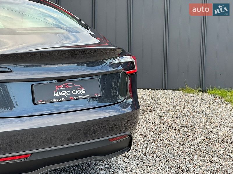 Седан Tesla Model 3 2024 в Луцке