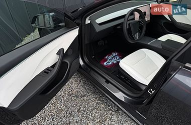 Седан Tesla Model 3 2024 в Луцке