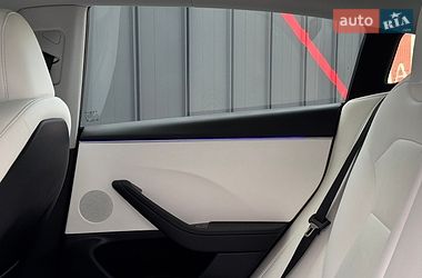 Седан Tesla Model 3 2024 в Луцке