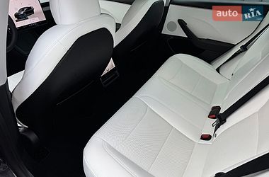 Седан Tesla Model 3 2024 в Луцке