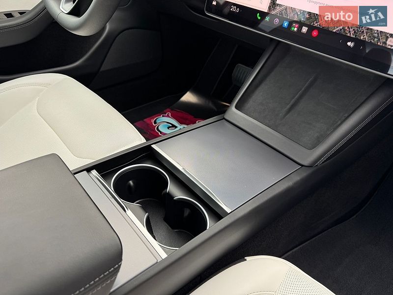 Седан Tesla Model 3 2024 в Луцке