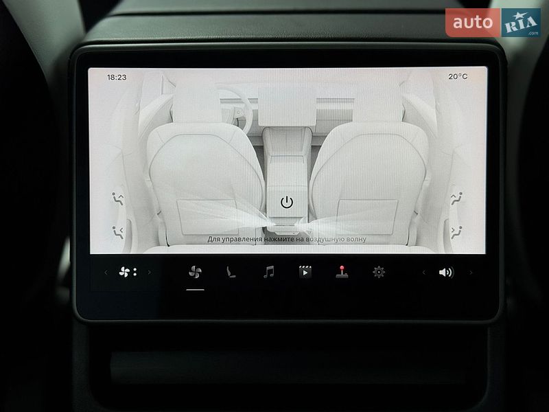 Седан Tesla Model 3 2024 в Луцке