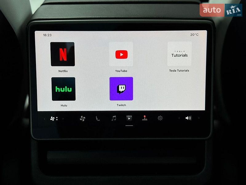 Седан Tesla Model 3 2024 в Луцке