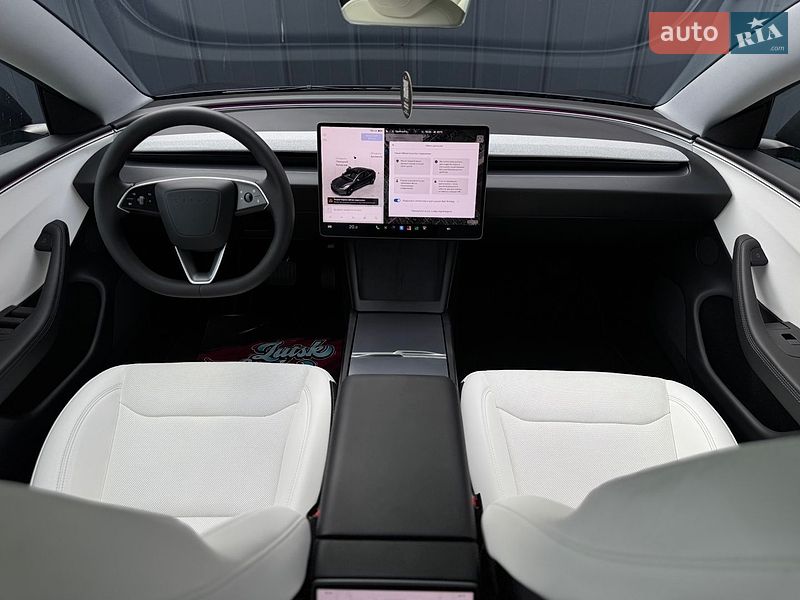 Седан Tesla Model 3 2024 в Луцке