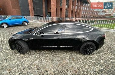 Седан Tesla Model 3 2019 в Вінниці